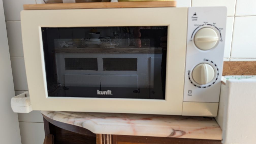 Microondas a funcionar Usado/ Microwave Working