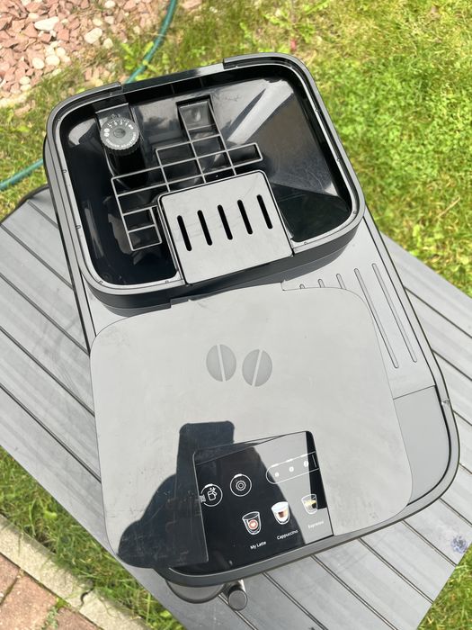 Кавомашина Delonghi Magnifica EVO привезена вз Швейцаріі гарантія