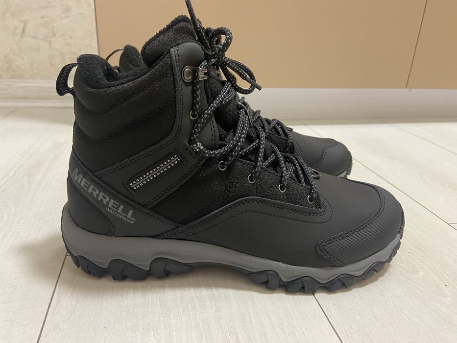 Чоловічі туристичні черевики THERMO AKITA MID від Merrell