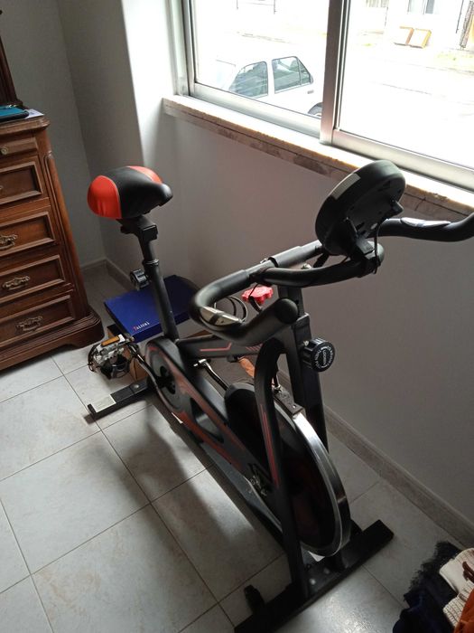Bicicleta FITNESS_Exercicio INDOOR