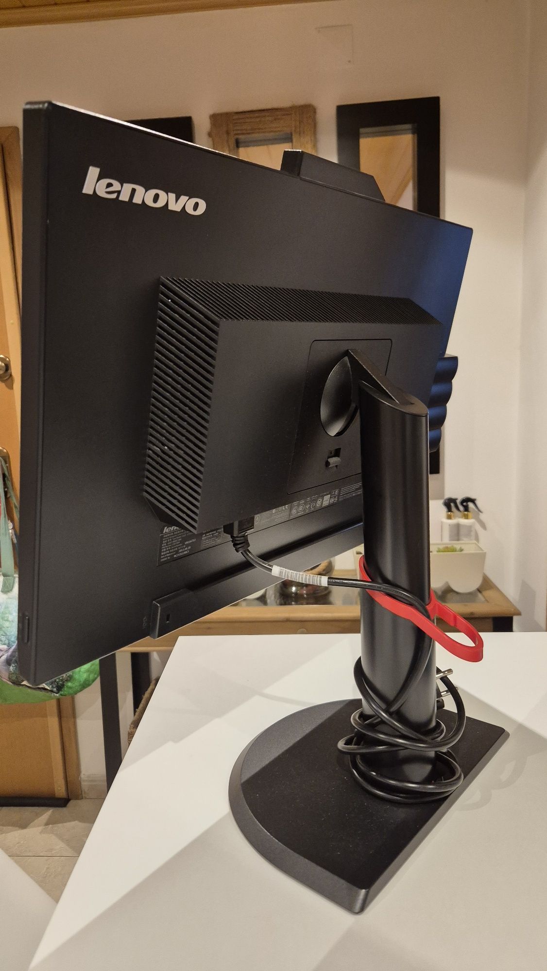 Monitor LED Blacklight Lenovo LT2223zwC