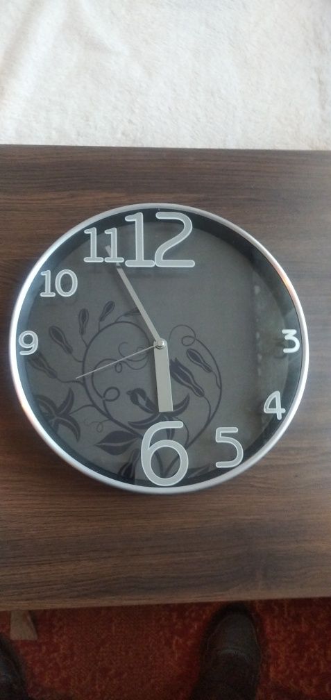 Zegar ścienny wiszący kwarcowy 30 cm
