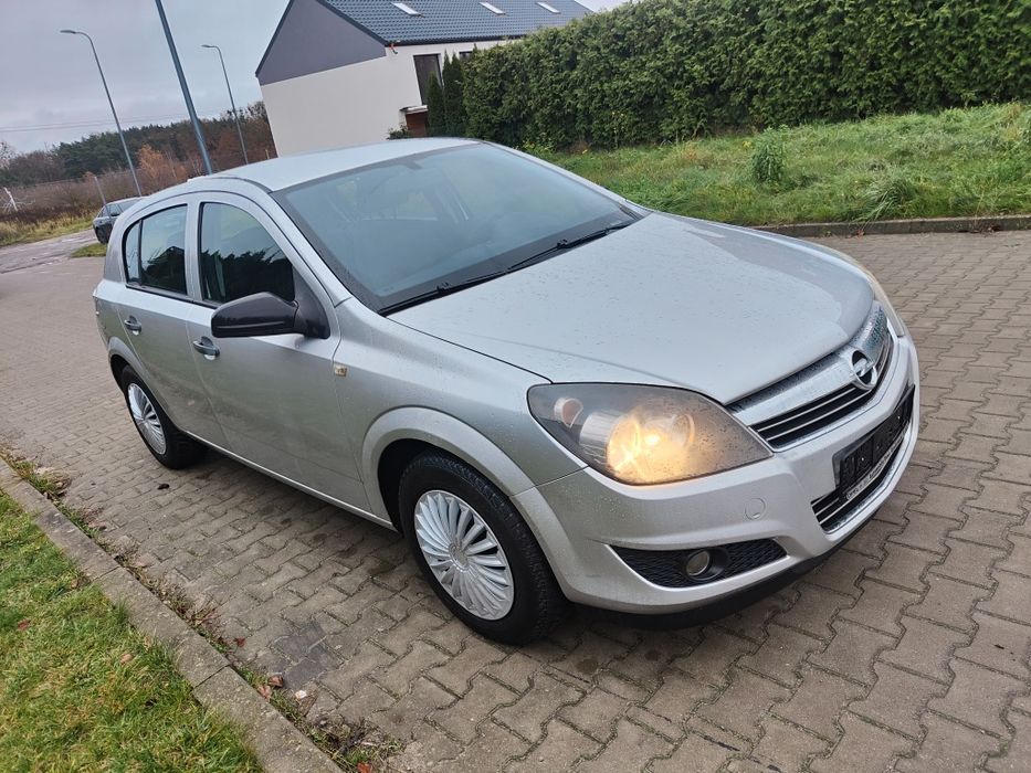 Opel Astra 1.6 115 km 2009 rok
