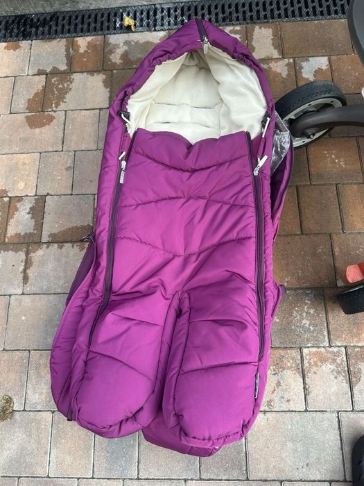 Продам коляску Stokke v3 2в1.