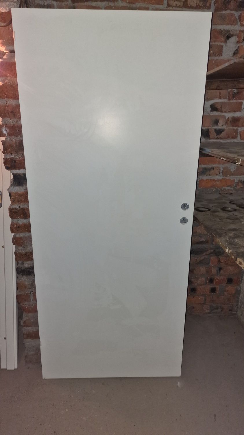 Drzwi białe 80cm  z ościeżnica i belka