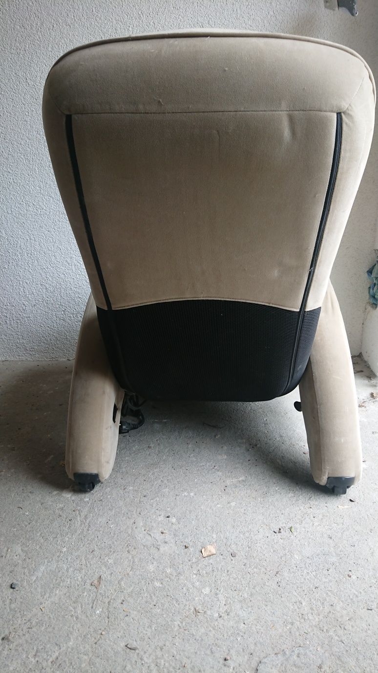 Fotel i.Joy-100 z masażem mechanicznym
