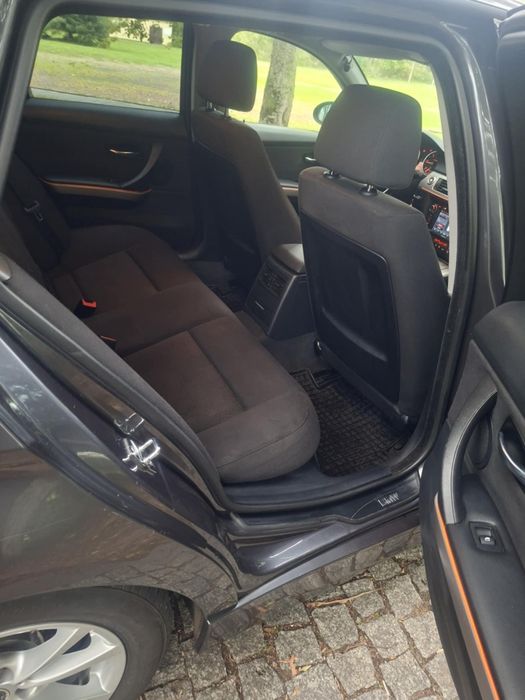 BMW 3 E91 318d 2006 rok
