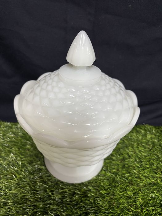 Bomboneira grande antiga em vidro coalhado