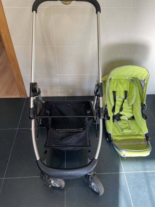 Carrinho ee bebé com ovo