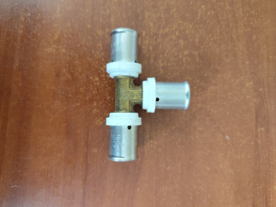 Фітінги,коліно,трійник "Герц"