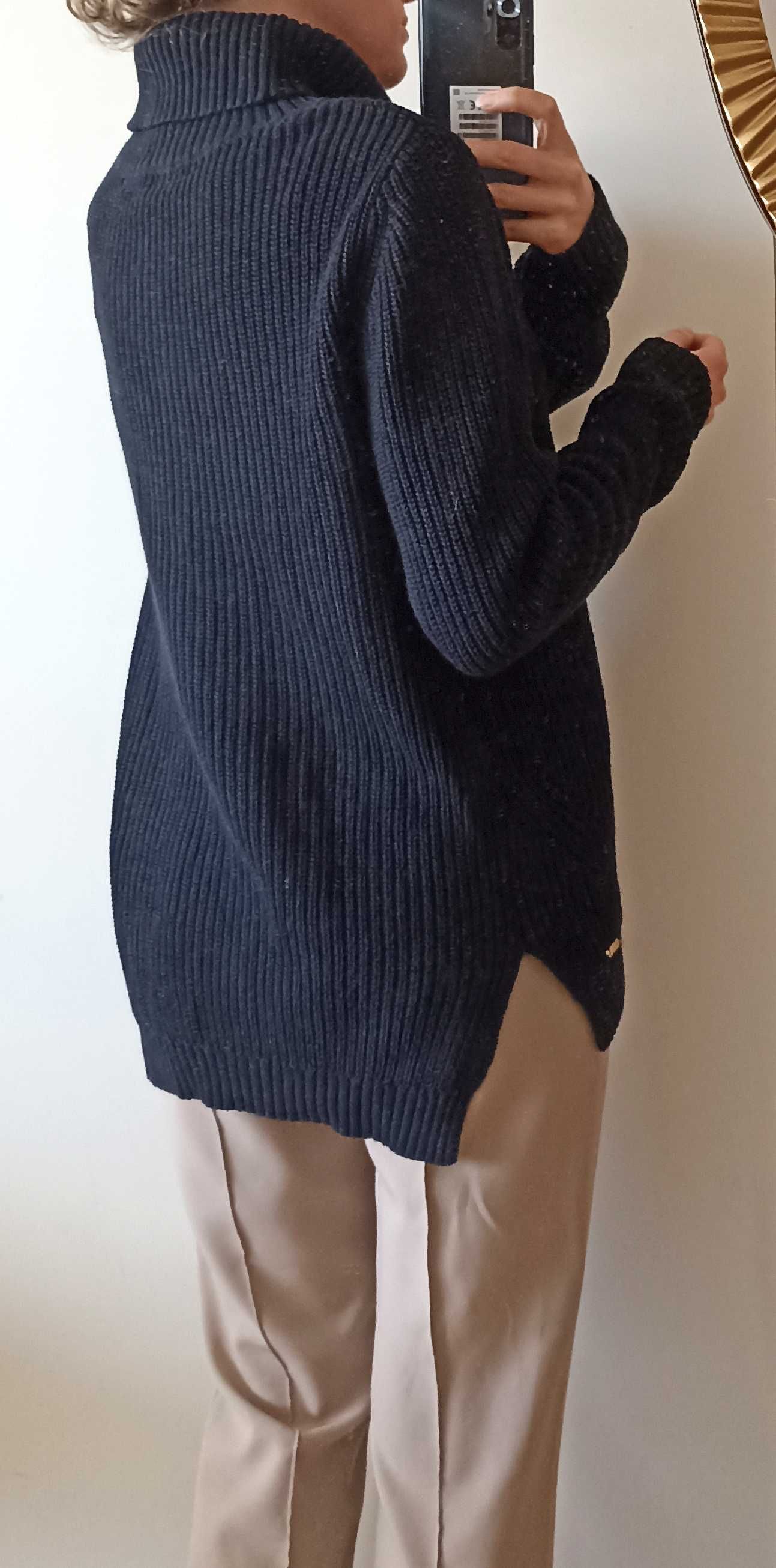 Granatowy sweter golf guess gruby splot