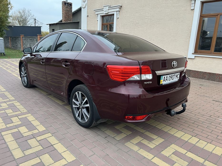 2013 Toyota Avensis 2.0 Гбо4 акпп НЕФАРБОВАН