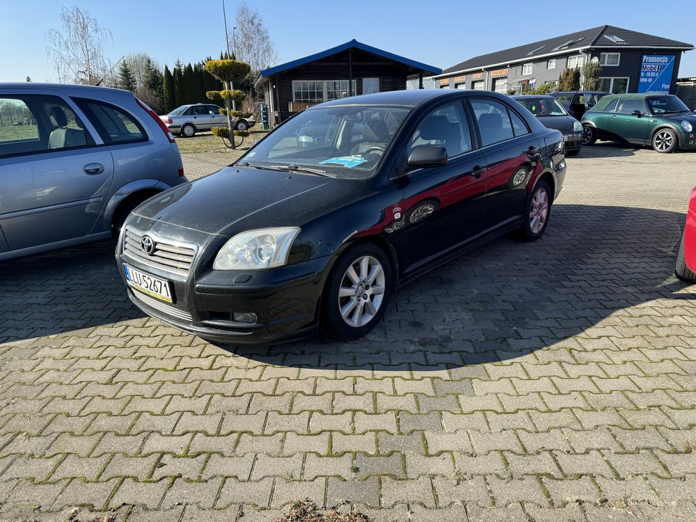 Toyota avensis  2.0 D4D  xenon sedan