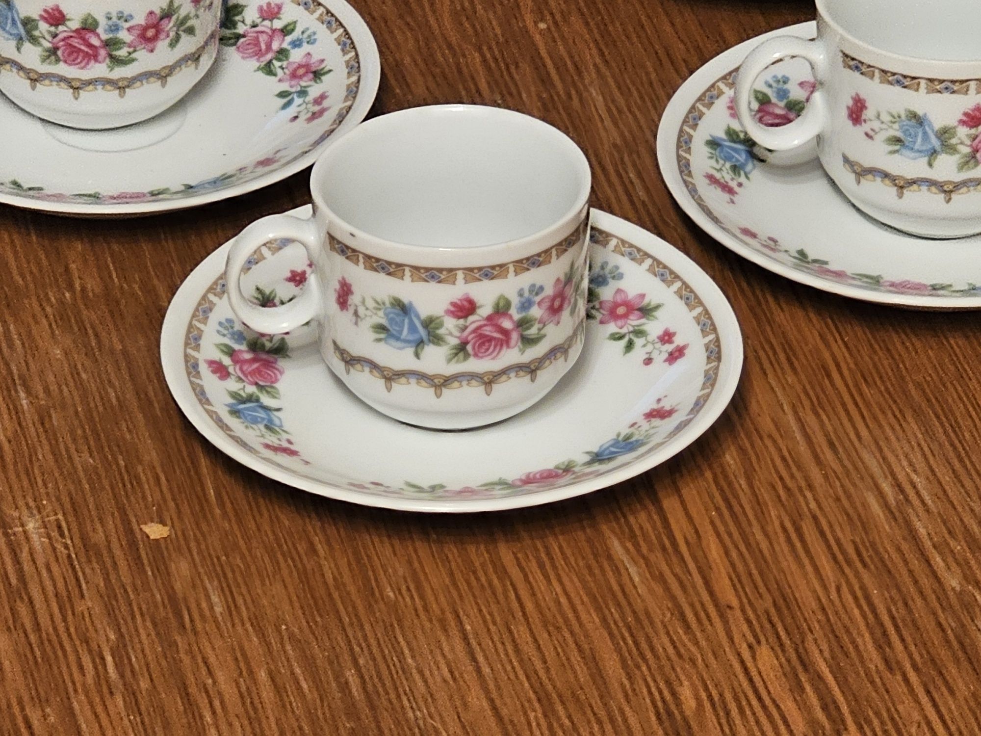 Filiżanki z talerzykami 5szt mini porcelanowe na espresso PRL lata 80