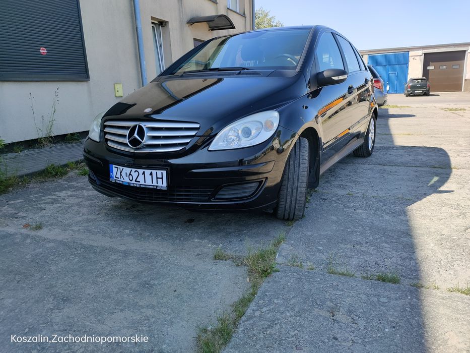 Mercedes-Benz B200 benzyna.