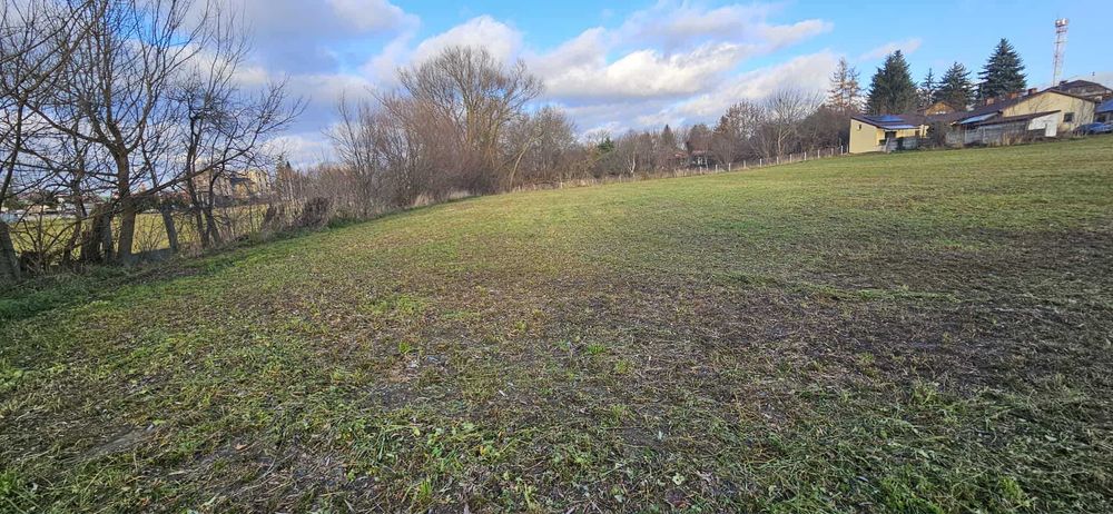 Sprzedam działkę usługowo-handlową 0,5ha