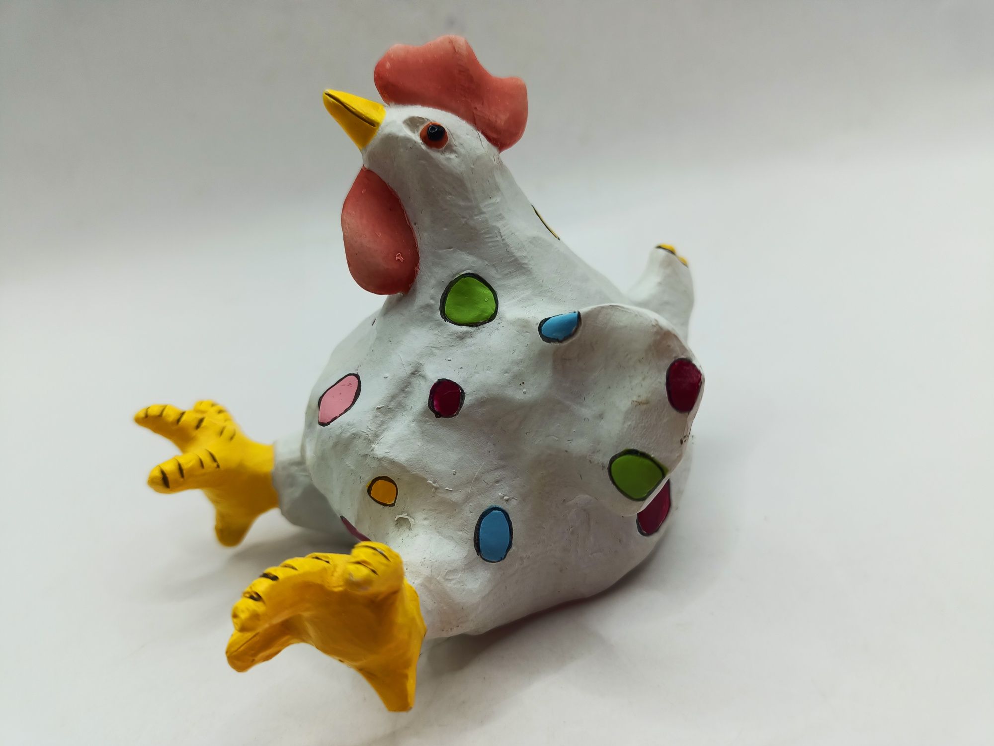 Figurka ceramika gruby ptak kurczak w kolorowe kropki
