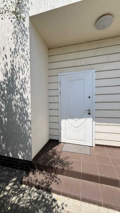 будинок  з зоною відпочинку та місцем двух авто по ціні квартири!!!