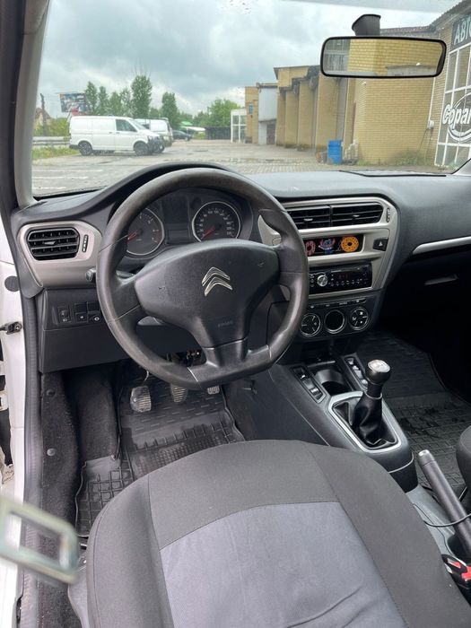 Продам авто на полном ходу , установлен хороший газ