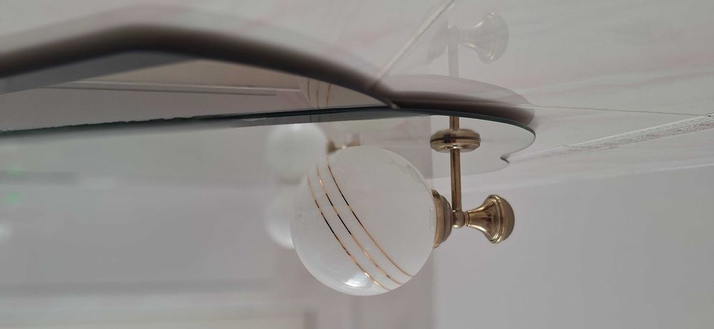 Lustro łazienkowe z oświetleniem