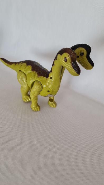 Dwugłowy dinozaur na baterie