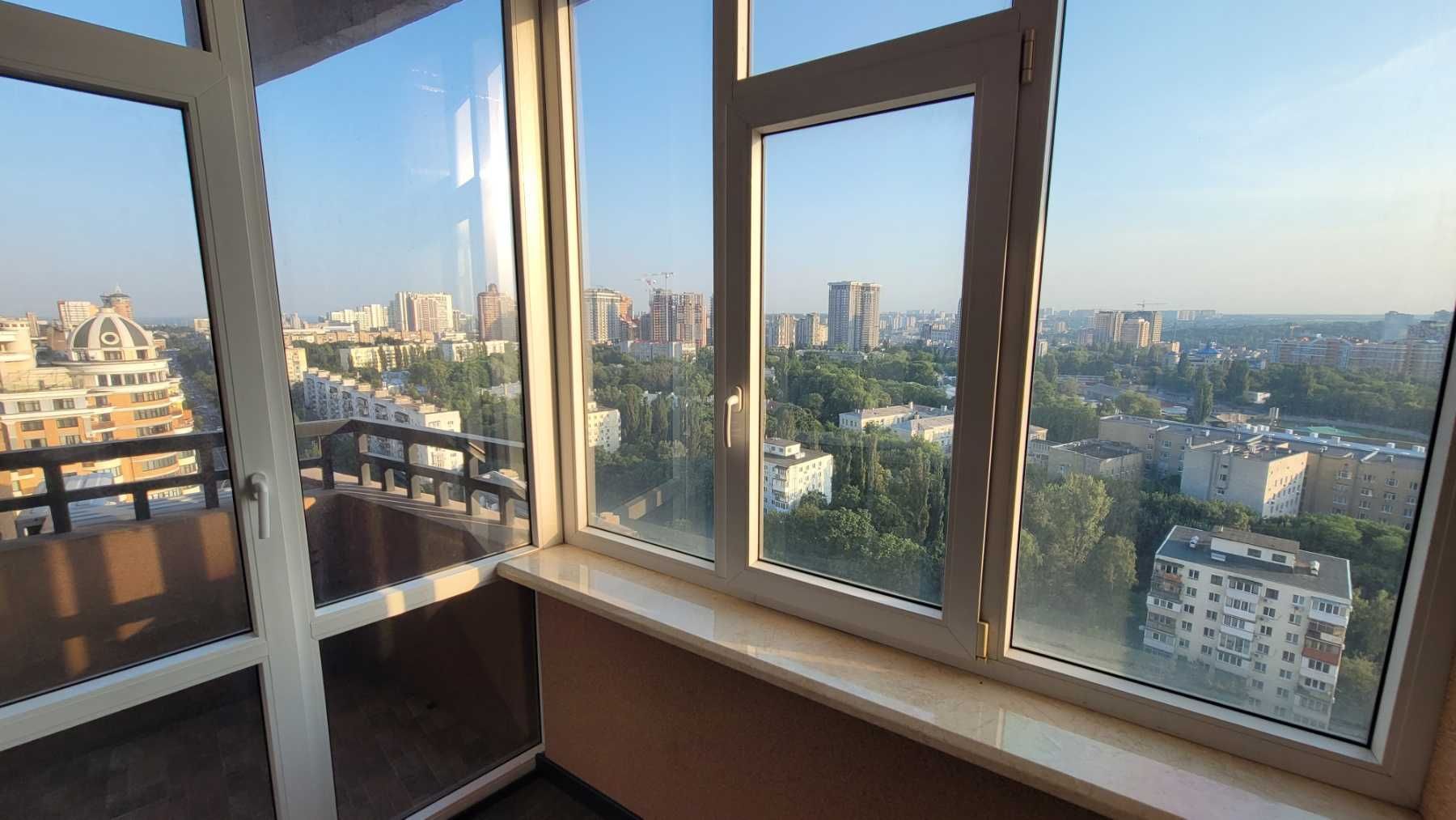 Сдам 4-х комнатную  бул. Леси  Украинки 7а  . Печерск центр  180 м кв.
