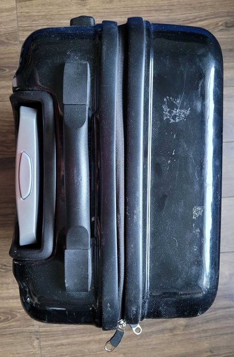 Bugatti twarda walizka podróżna 51x35x23cm czarna na 4 kółkach 41-50l