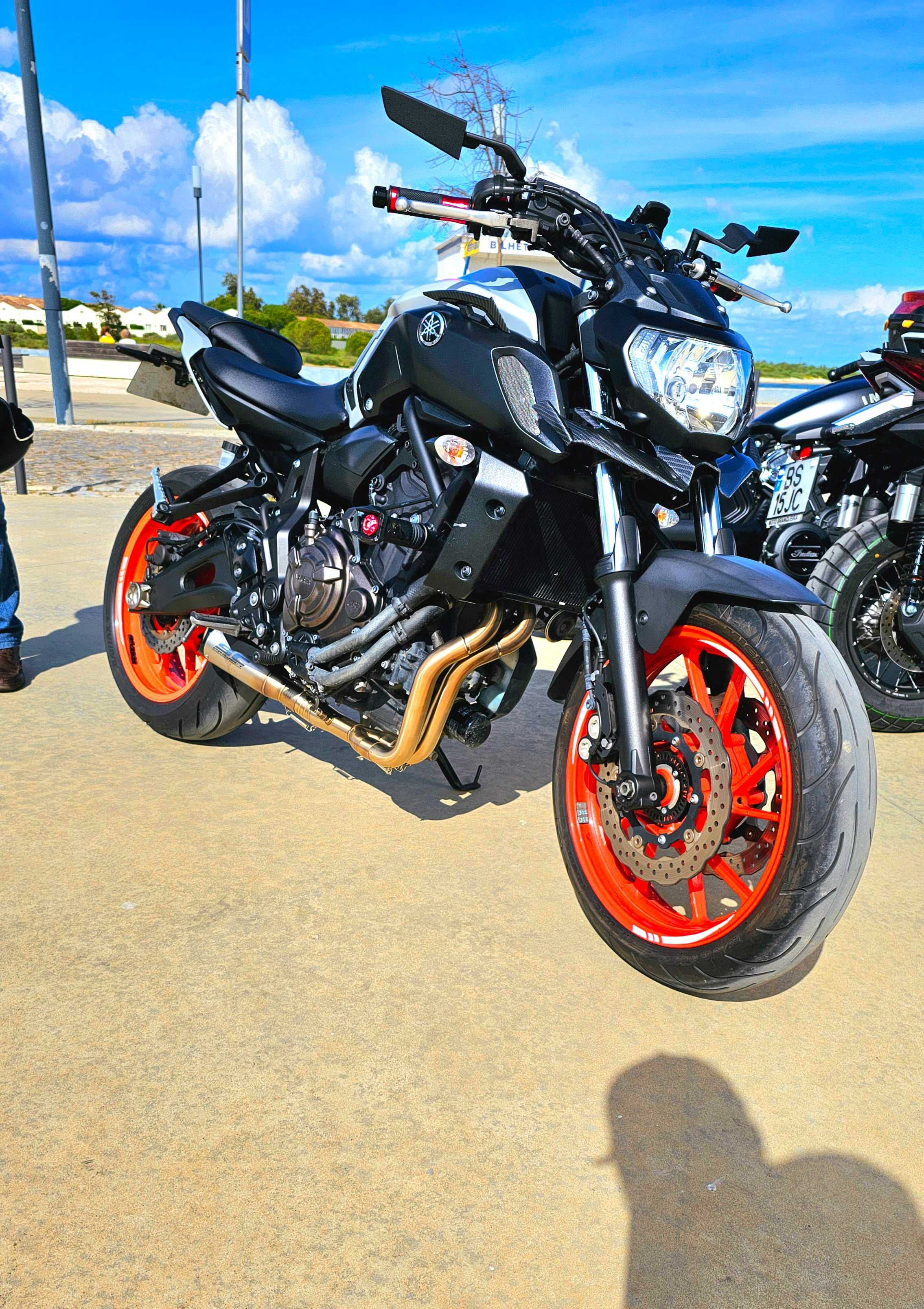 Vendo ou troco yamaha MT7