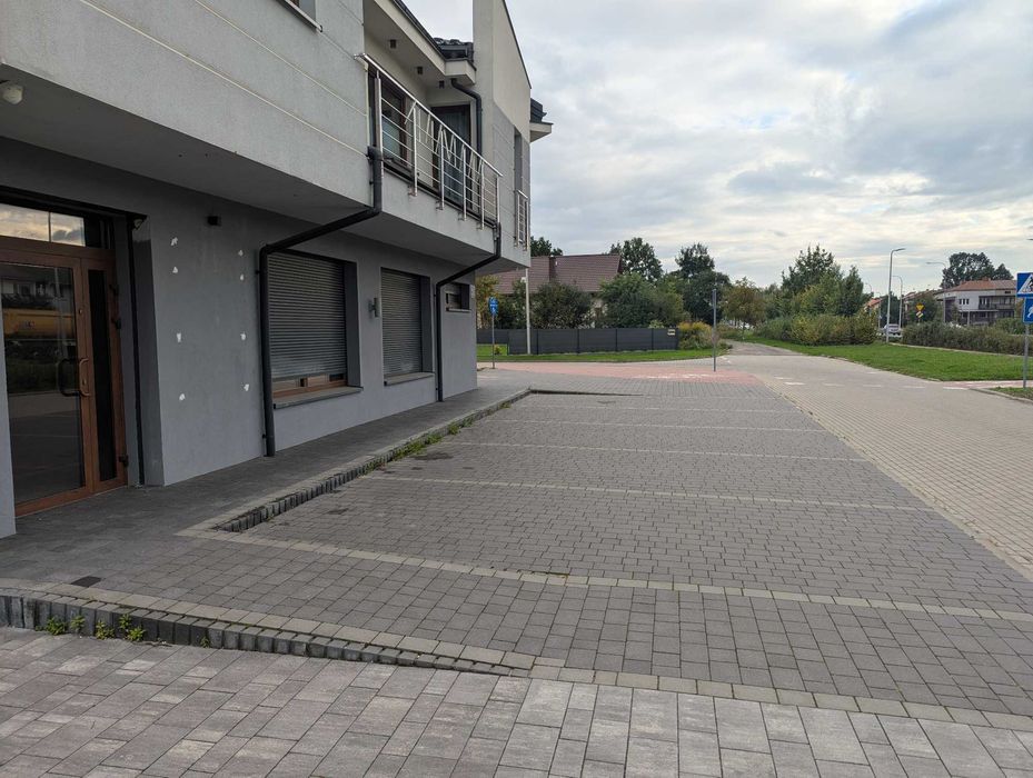 Lokal 65 m², parter, parking, Sybiraków od strony alei Piłsudskiego