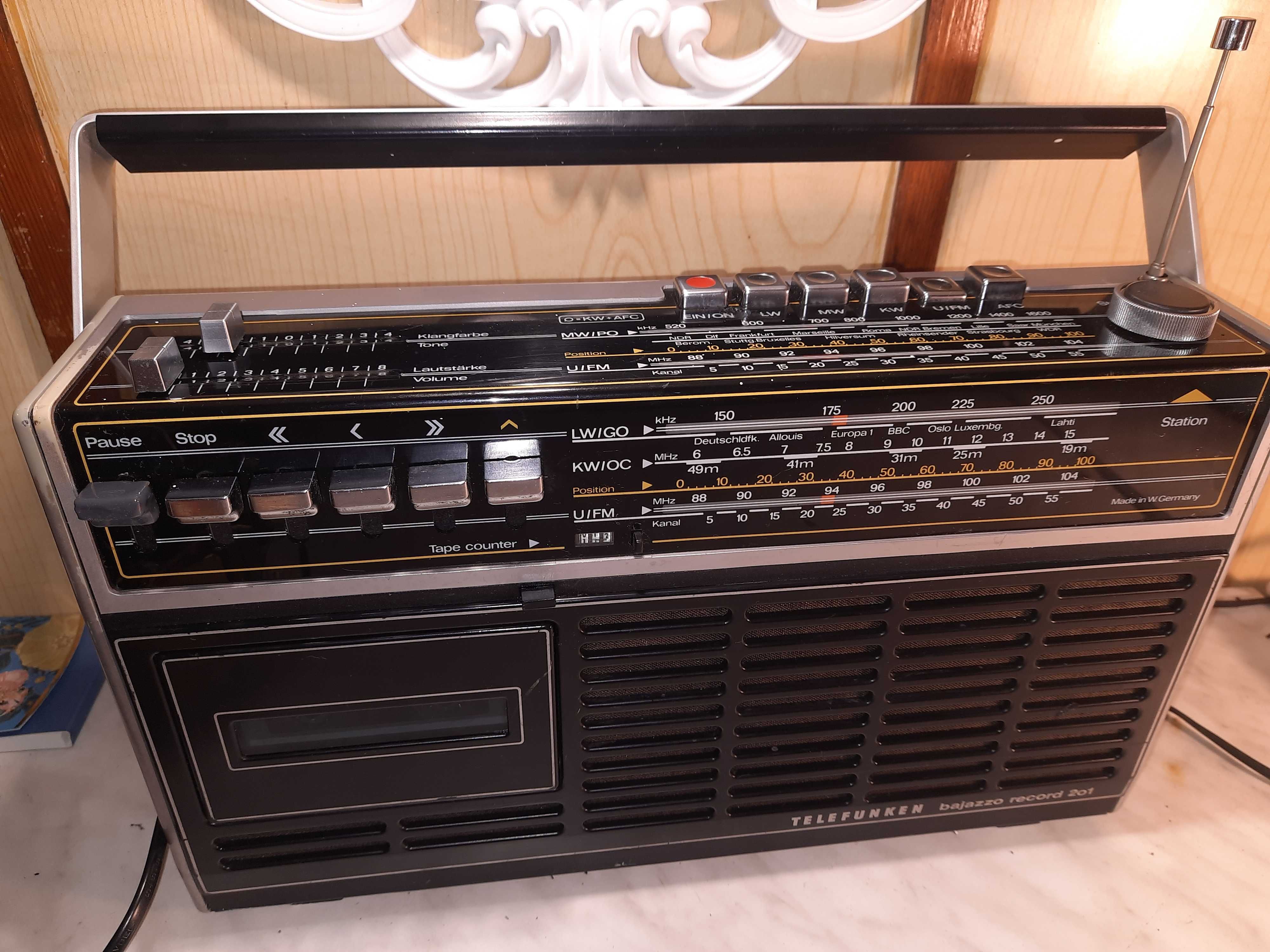 Radiomagnetofon Telefunken bajazzo record 201