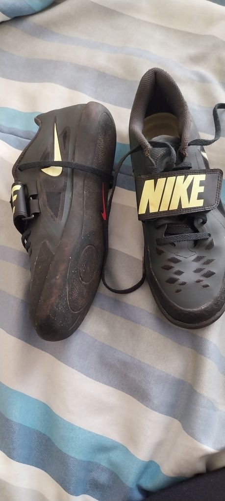 Sapatos de lançamento