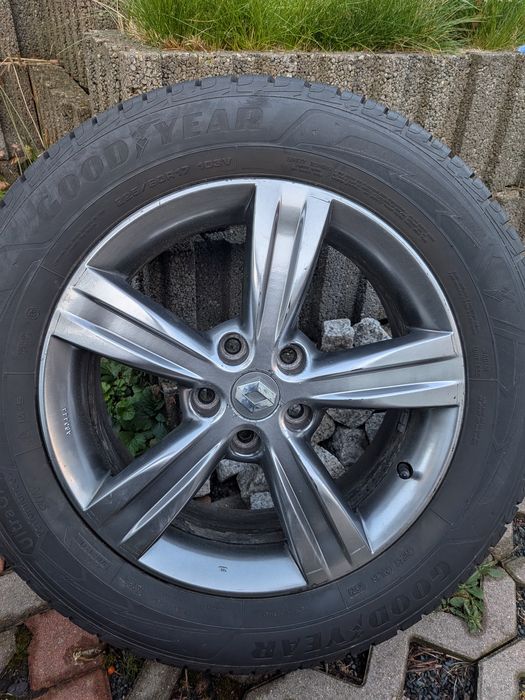 Felgi aluminiowe Renault 17 cali z oponam wielosezonowych GoodYear