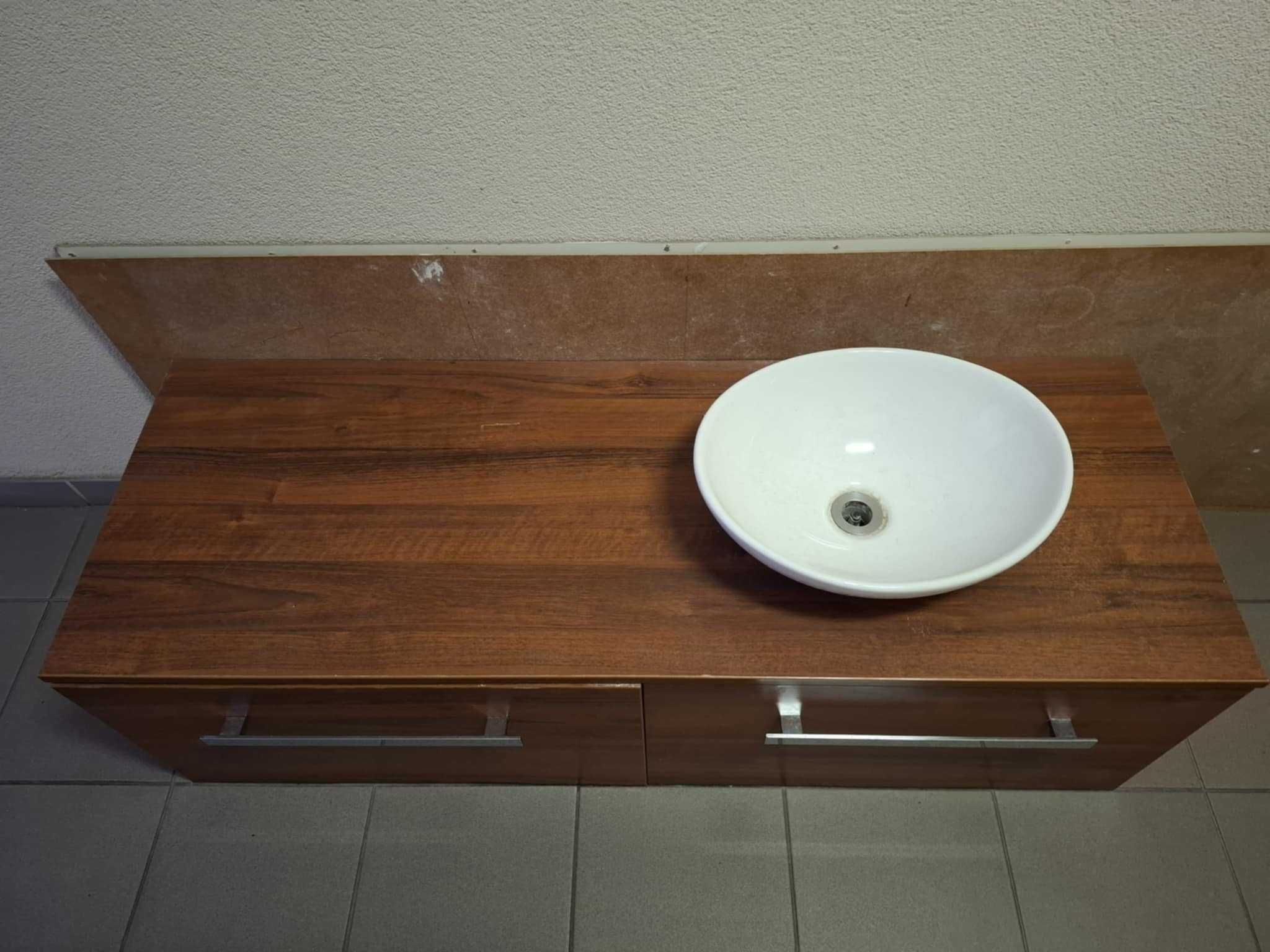 Wisząca szafka łazienkowa z umywalką nablatową 146x48x40cm OKAZJA