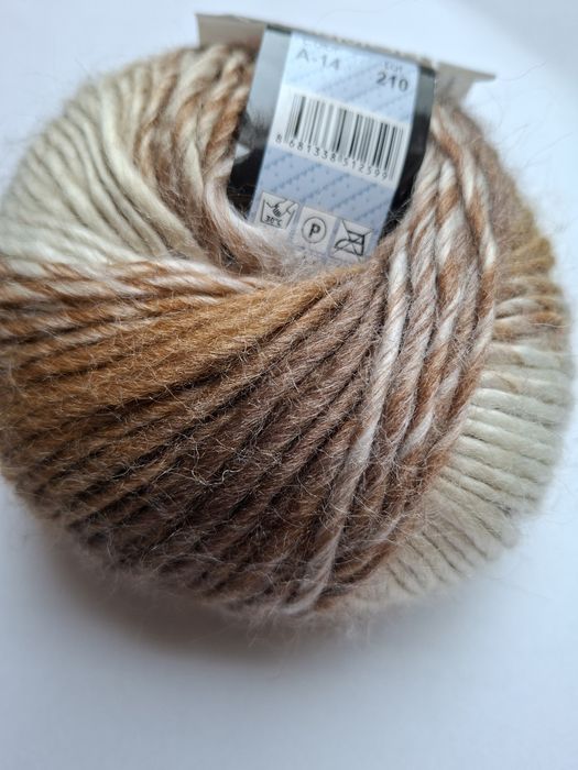 Włóczka Harmony/60 % wełna,  40 % akryl /10 motków