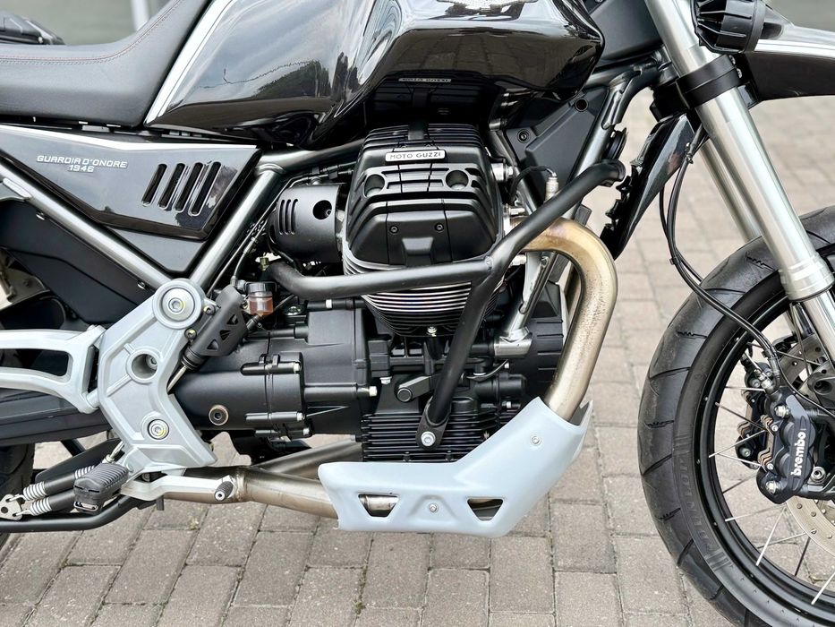 Moto Guzzi V85TT 2023 - Мотосалон.