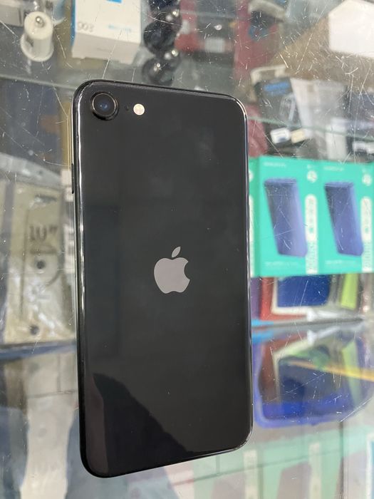 Продам iphone se 2 (64gb)
