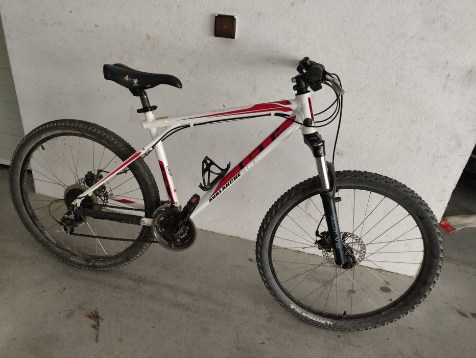 Bicicleta GT avalanche 3.0
