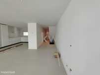 Moradia T3 nova com logradouro e garagem