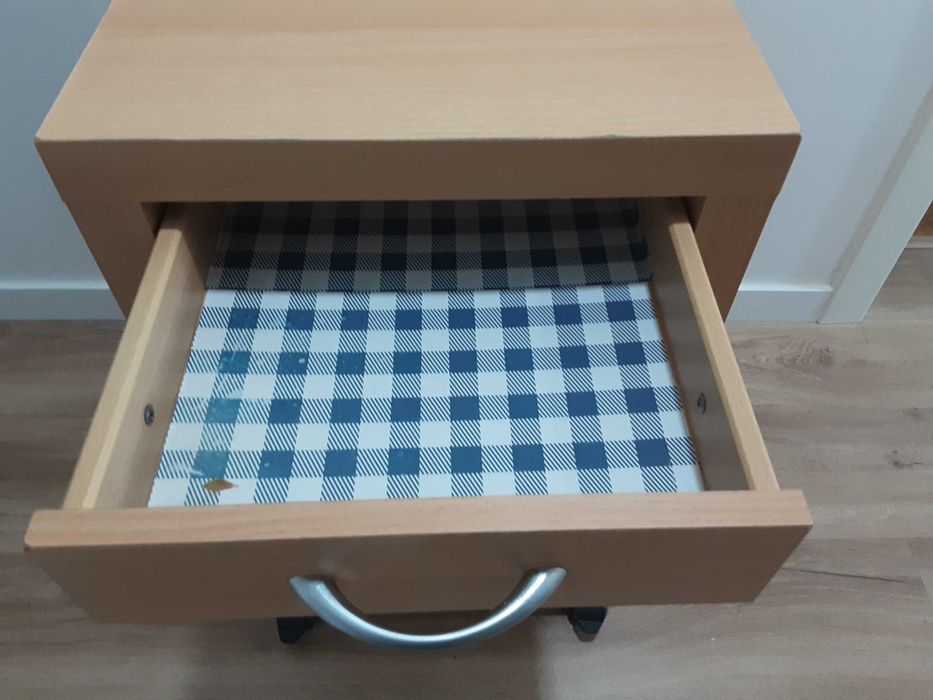 Móvel de Apoio com Gavetas em Madeira