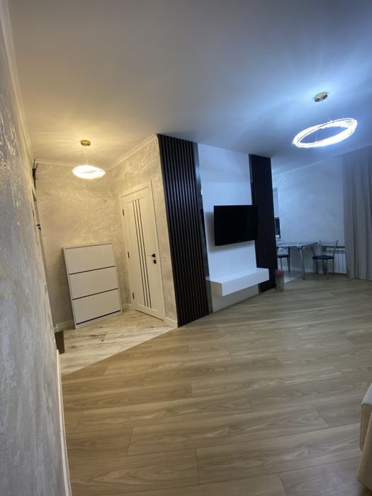 Продаю 2 комнатную квартиры м. Научная, пр. Науки, 23