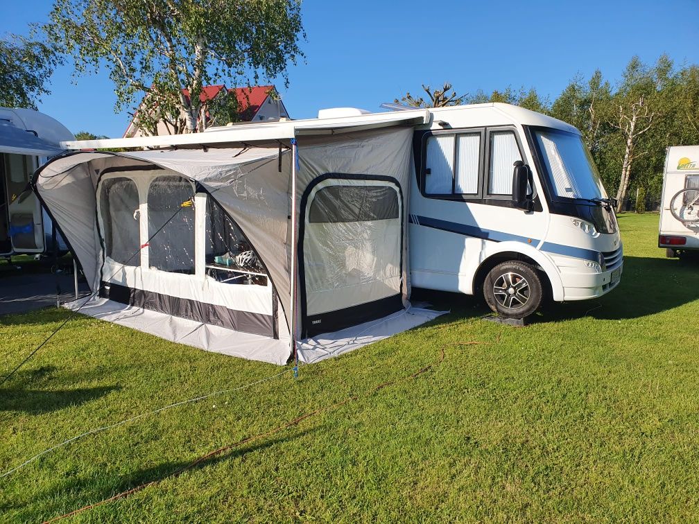 Przedsionek do campera pod markizę zabudowa Thule Quickfit 360L ściany