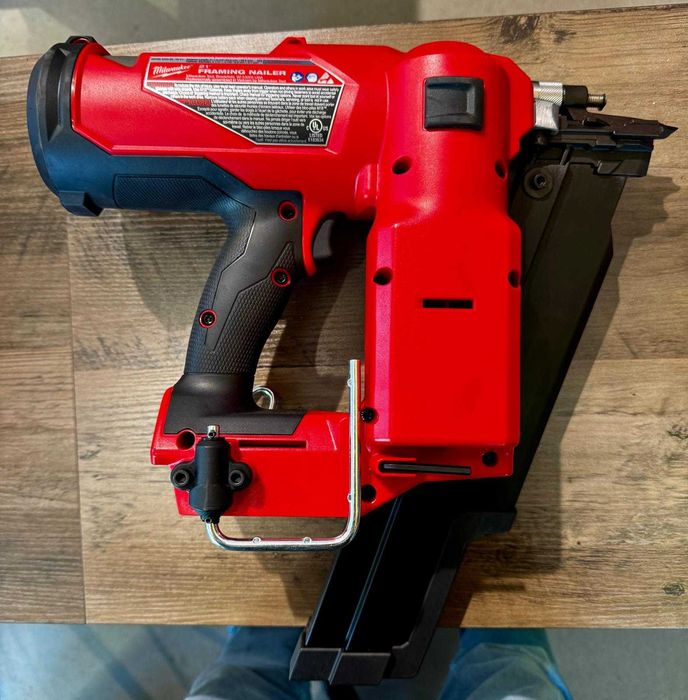 Gwoździarka M18 Milwaukee 2744-20 FFN21 21 stopni 50-90mm