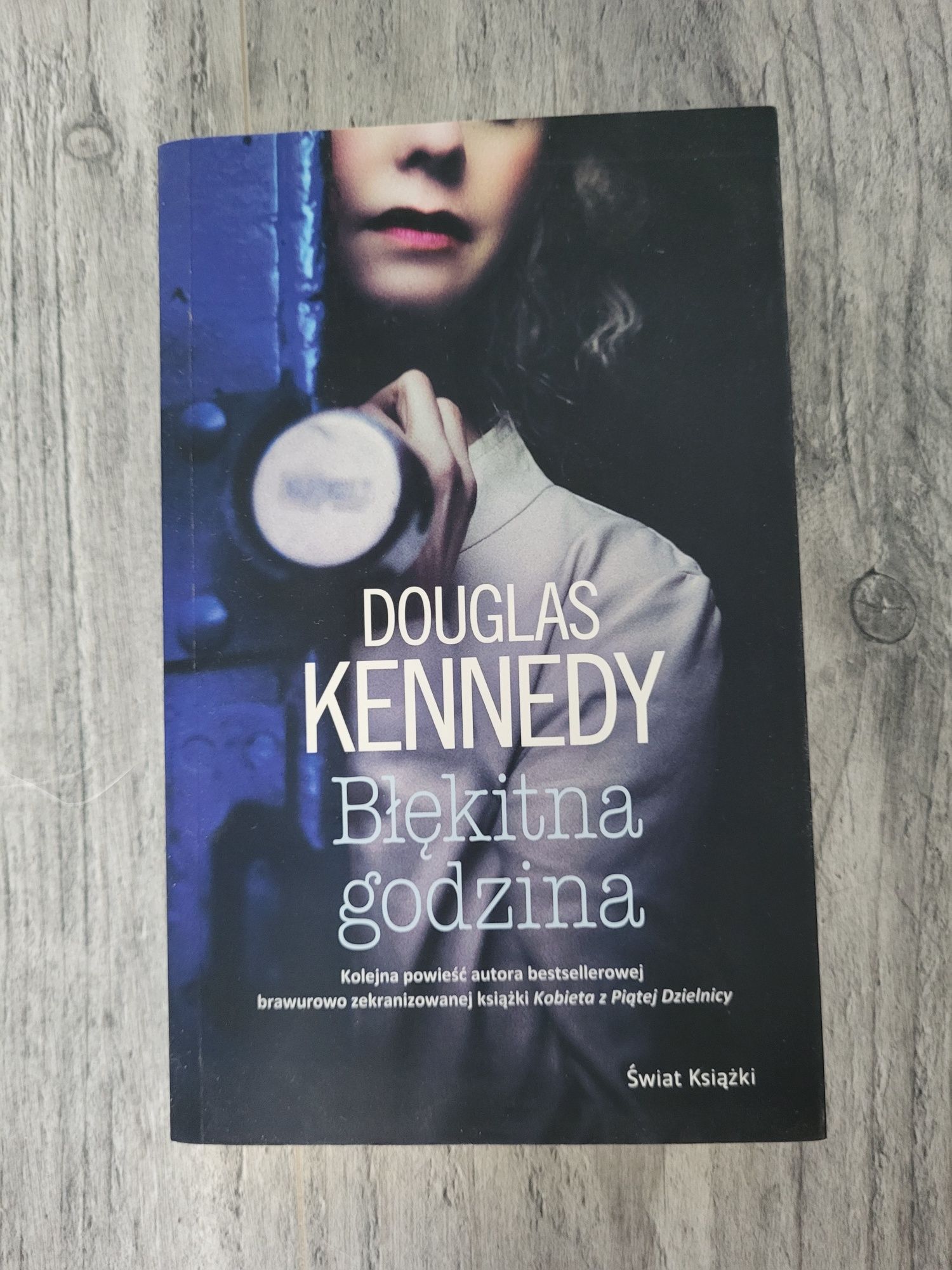Błękitna godzina Douglasa Kennedy