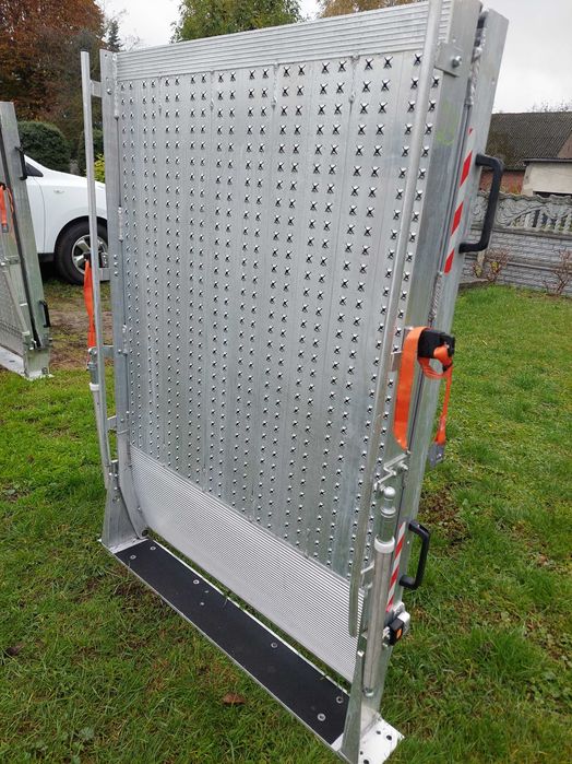Rampa Załadowcza do busa 300x100x156 Nr 23