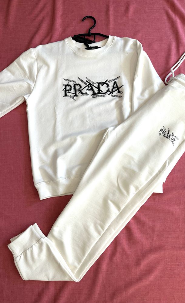 Костюм жіночий весняний Prada, Calvin