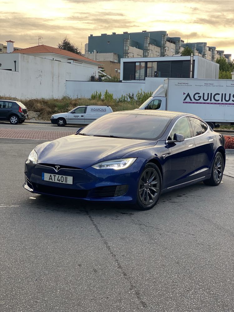 Tesla Model S 75
