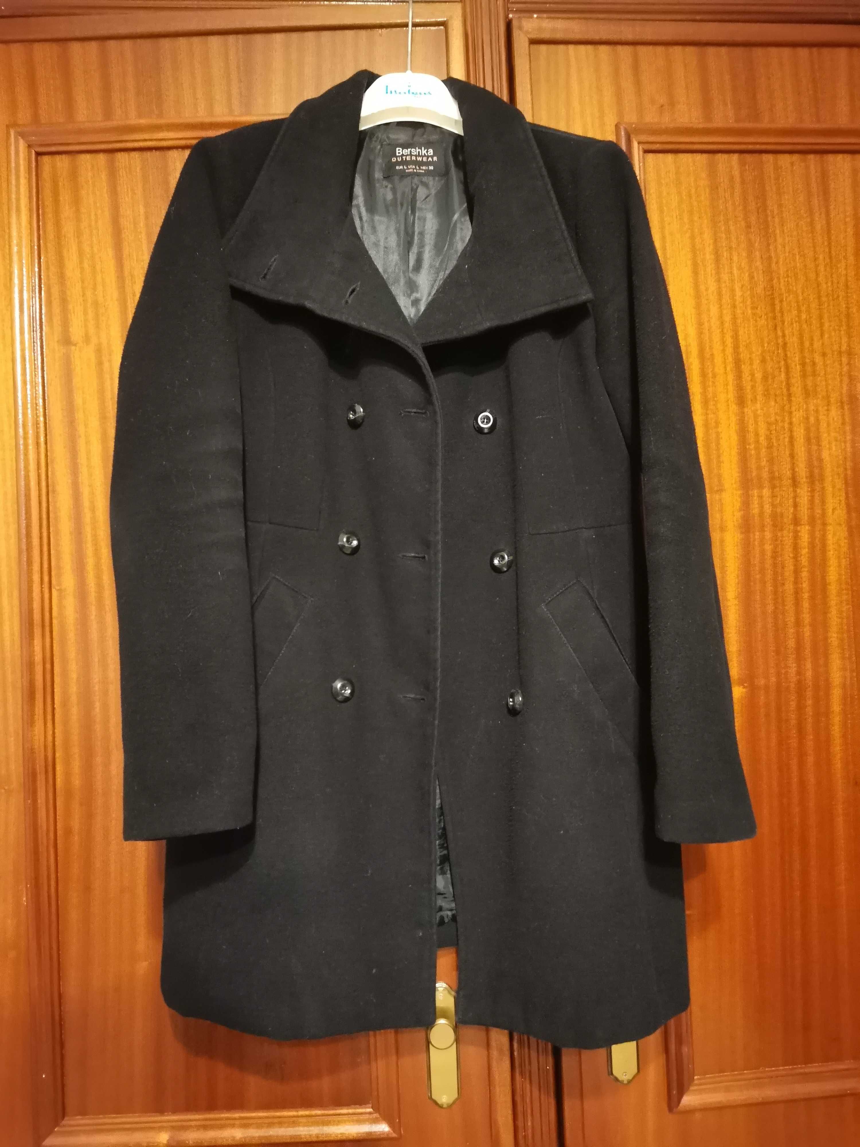 Sobretudo Bershka preto