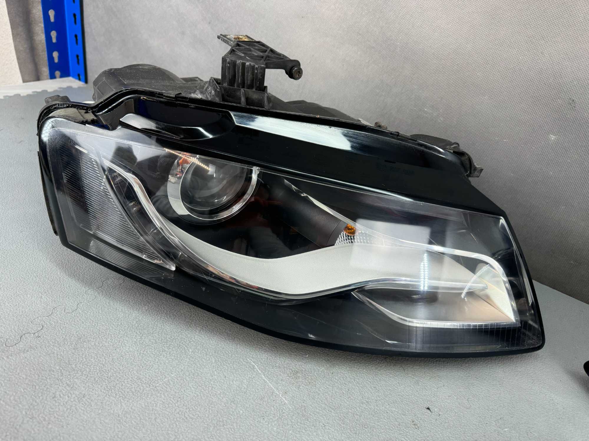 Audi A4 B8 Lampy Przód Przednie Bi-Xenon Skrętny Skrętne Lewa+Prawa EU