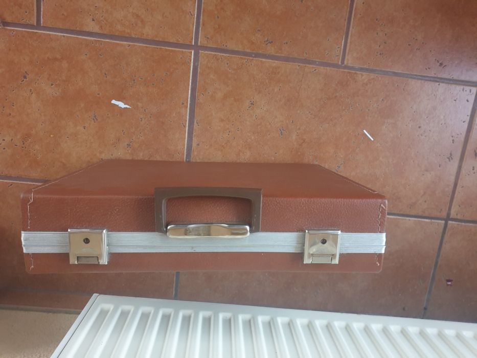 Spr?edam walizkę naseser z lat PRL-u