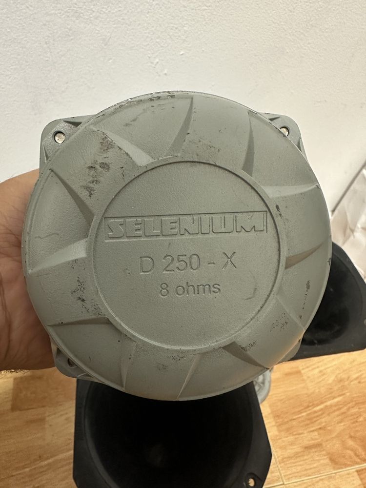 Som automotivo JBL